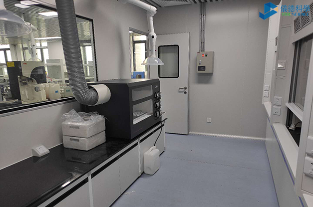 安裝全自動石墨消（xiāo）解儀現場