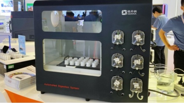 全自動石墨消解儀在城市汙（wū）泥處理中的優化作（zuò）用