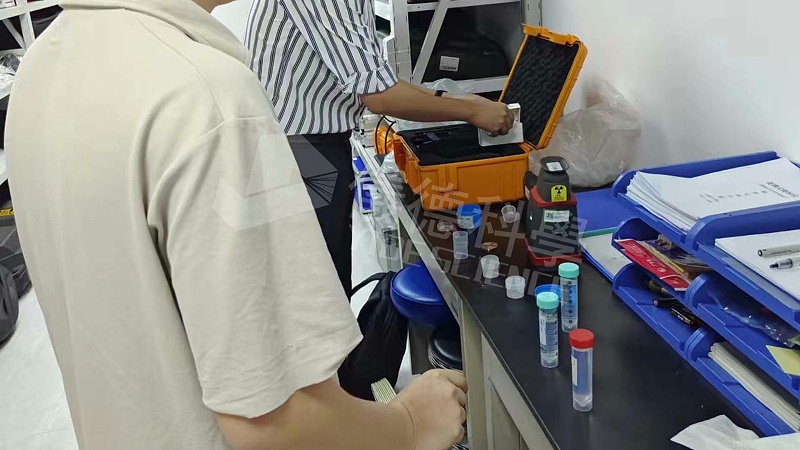 手持式光譜儀（yí）檢測液體（tǐ）是否金屬超標【成功案例（lì）】2